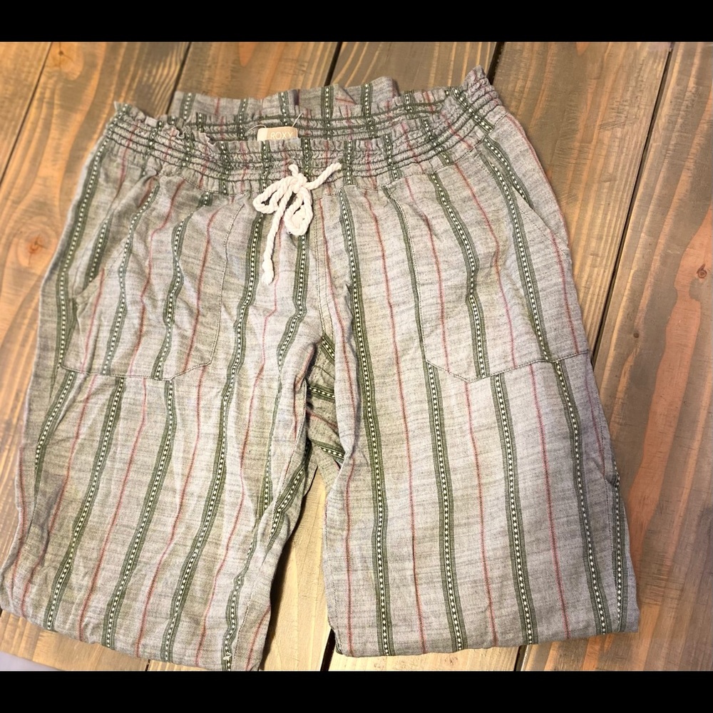 Roxy Oceanside flared green pants, back pockets and front pockets size large